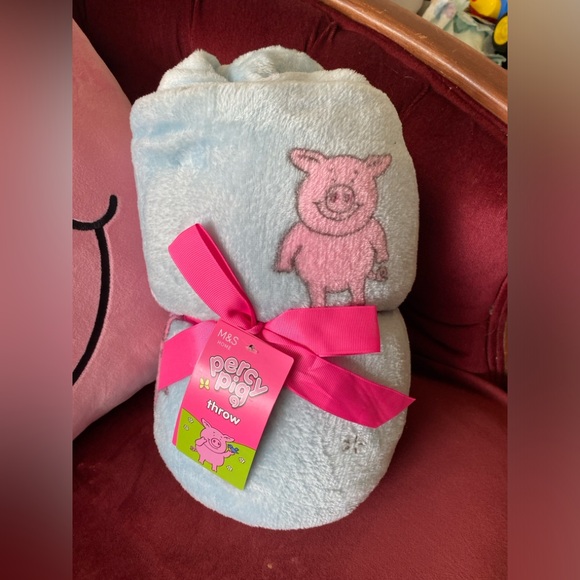 Percy pig marks & Spencer blanket and pillow - Picture 2 of 9